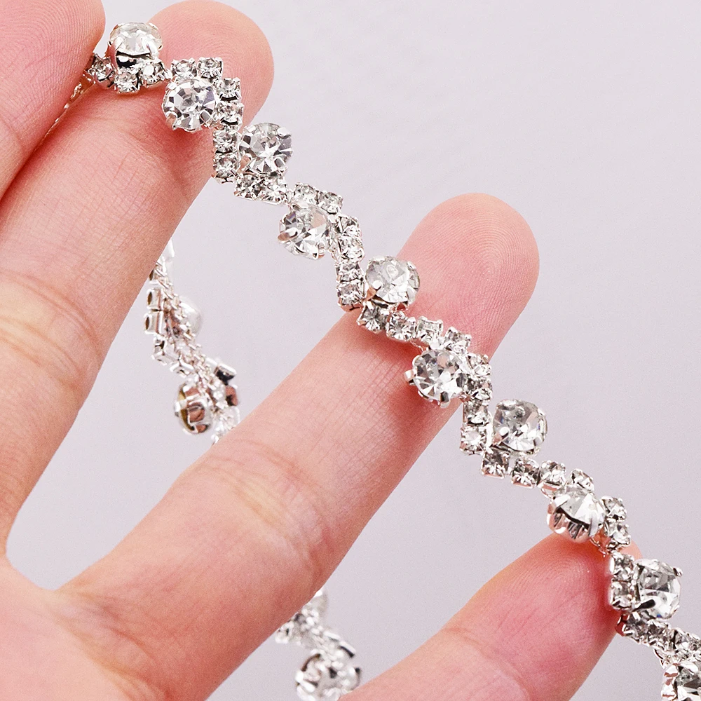 Beautiful W-shaped crystal chain silver handmade rhinestone trim sewn wedding dress bag with DIY decorative accessories