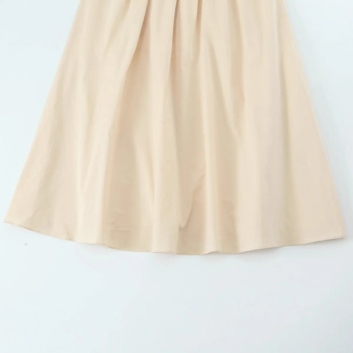 Sukienka midi na ramiączkach z dekoltem w serek, damska, moda jesień 2025, transgraniczna, średni stan, inne materiały, bez rękawów, inne materiały, inne krój.