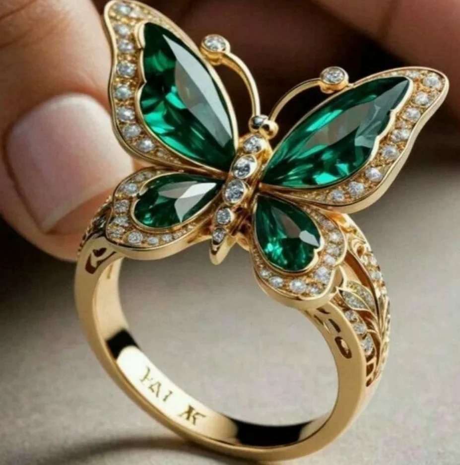 Light luxury, high-end feeling, small fragrance, butterfly hollow out inlay, emerald zircon temperament, versatile French ring