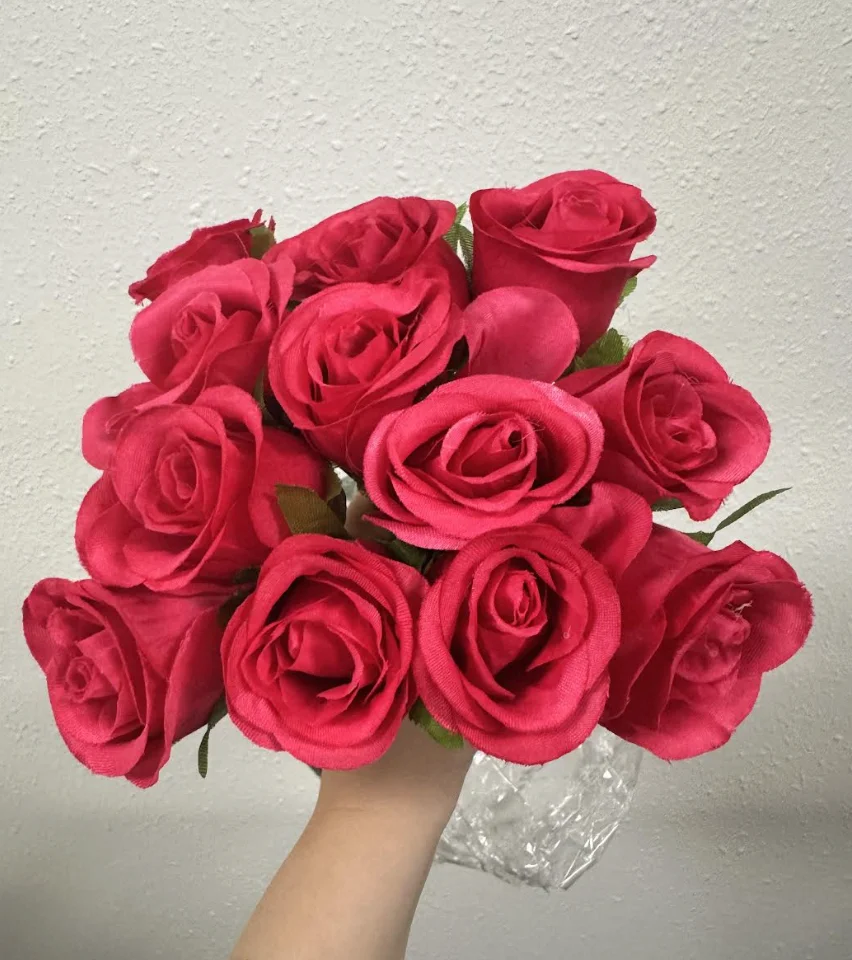 

12 Pieces Lmd Artificial Rose Bouquet Plastic Handmade Modern Decor for Home Environment Friendly April Fools Day Gift