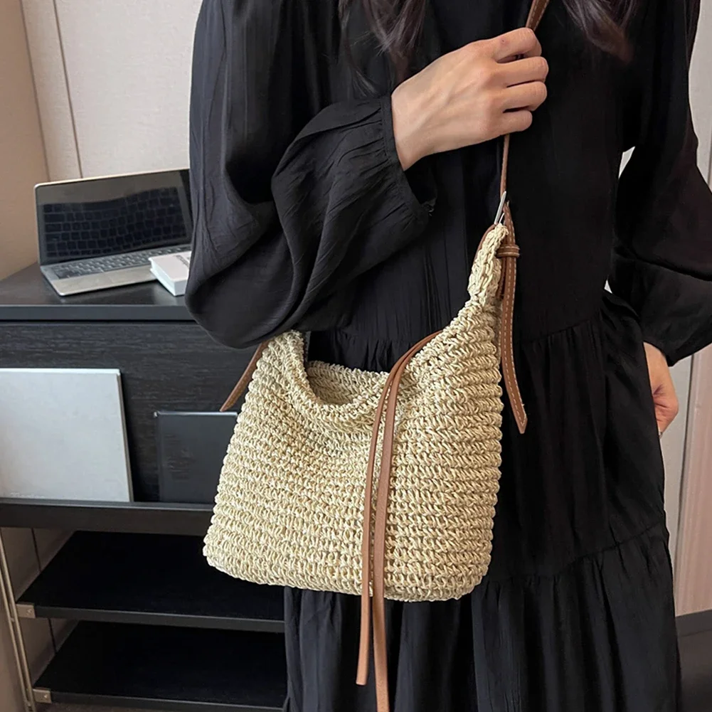 

Handmade Woven Satchel Women's Straw Weaving Crossbody Bags Summer Hand-Woven Beach Messenger Bag Ladies Paper Rope Shoulder Bag
