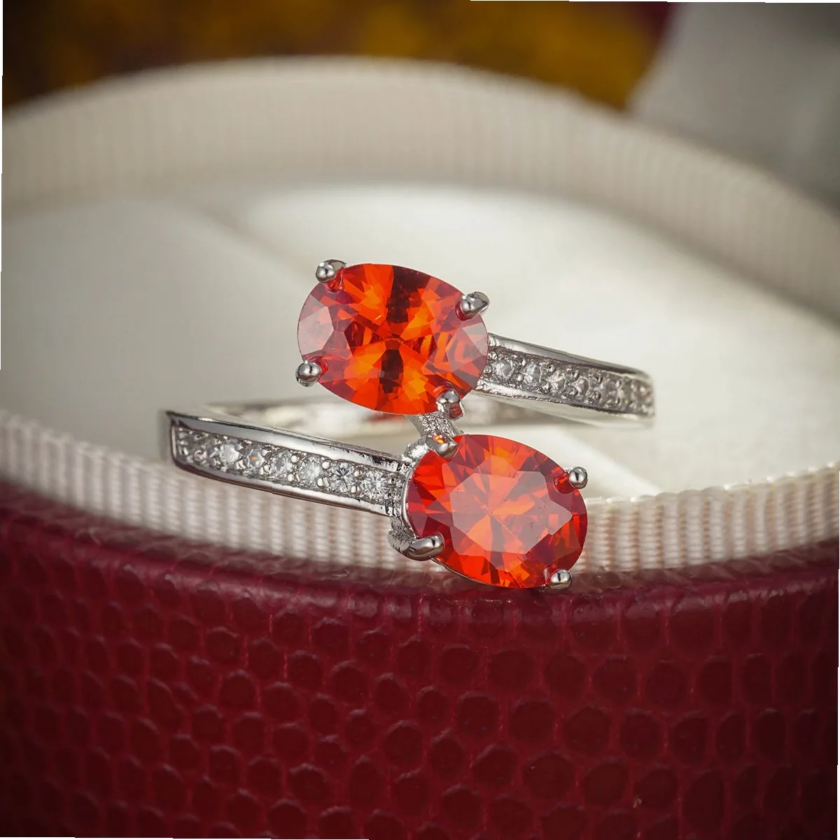 New Trendy Red Elliptical Transparent Zircon Water Drop Design Ring Cocktail Bridal Wedding Jewelry Accessories Wholesale