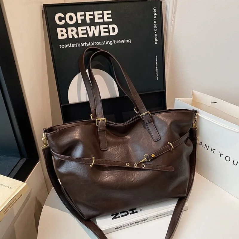 

Cute Vintage Crossbody Bag Ladies Daily Use Attractive Stylish Simple Versatile Casual Vibes Exquisite Practical Chic