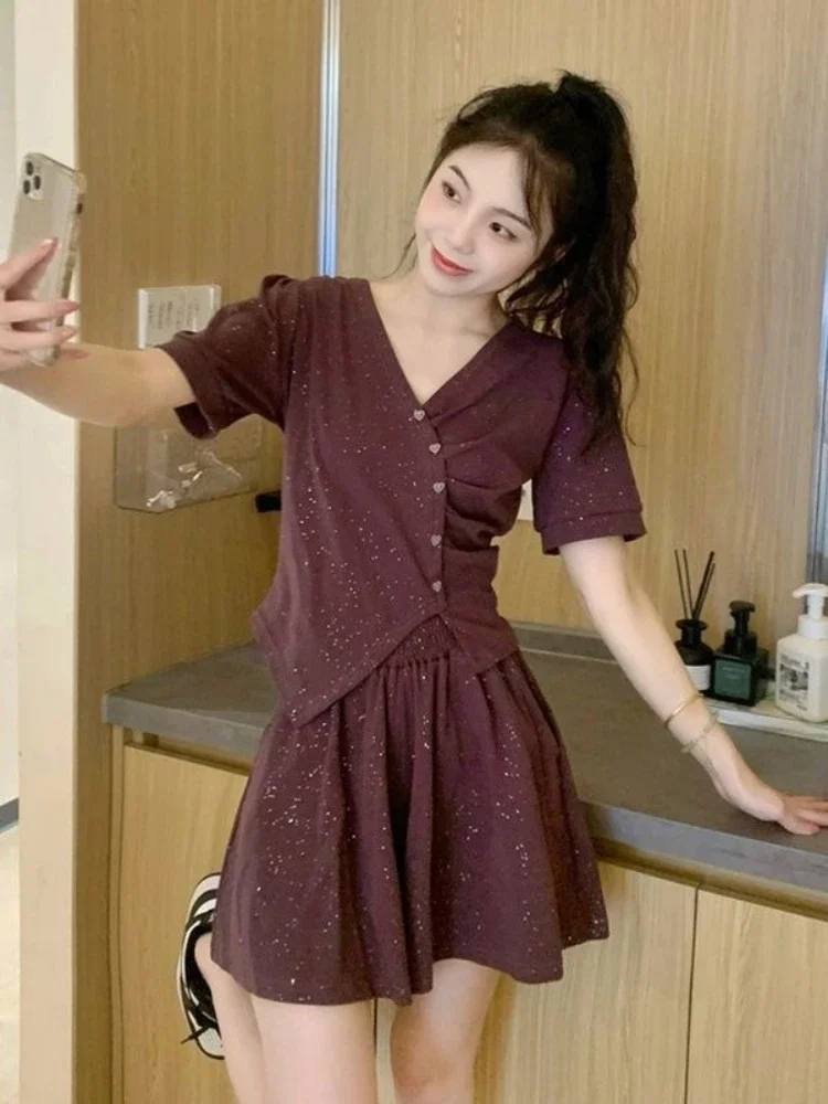 

Облегающие фиолетовые женские шорты, футболка с v-образным вырезом, дешевые предложения, стильная легкая отпускная одежда, женские короткие комплекты 2025, женские короткие комплекты из 2 предметов