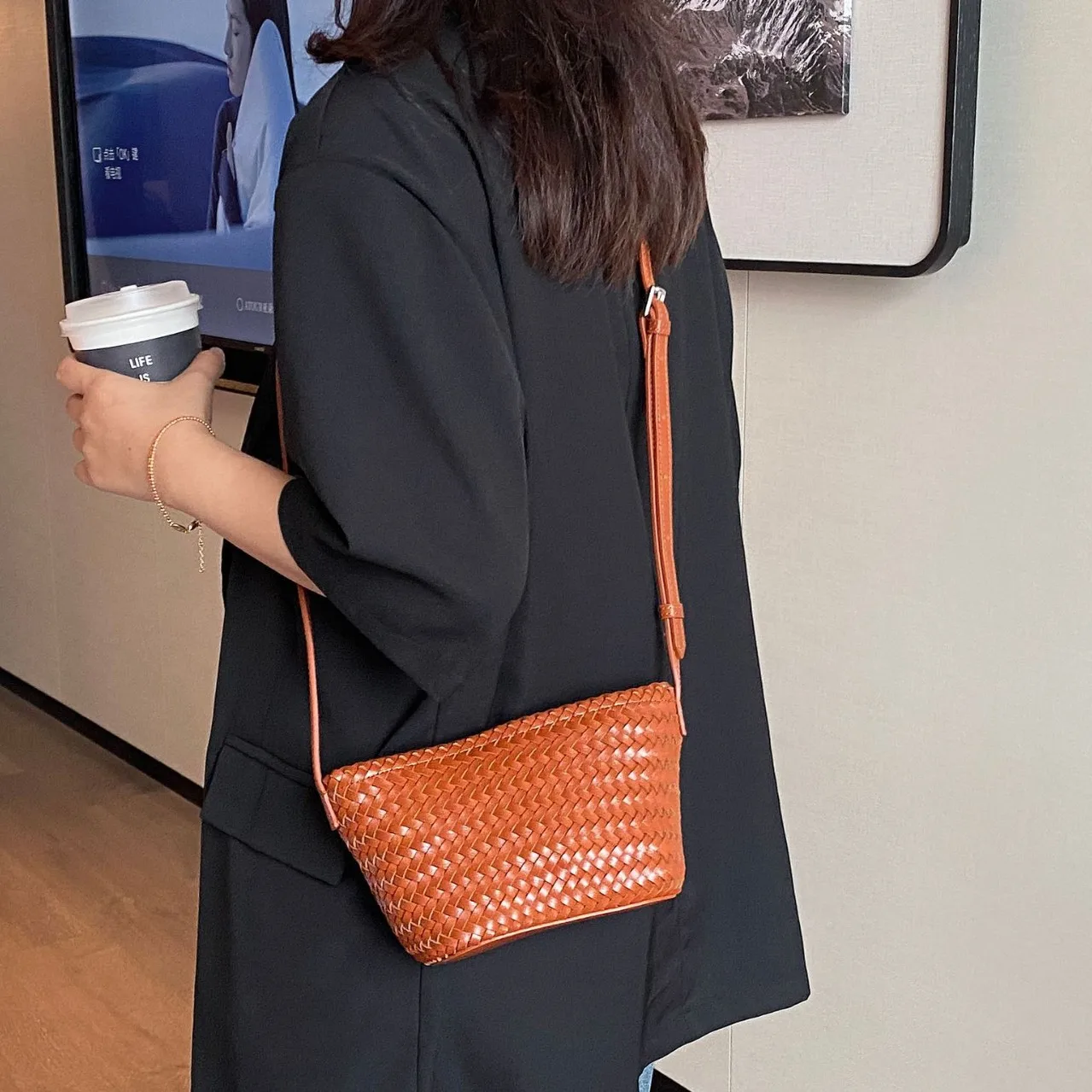 

Элегантная кожаная сумка через плечо для женщин, роскошный бренд, известная дизайнерская женская классическая сумка-тоут, модная