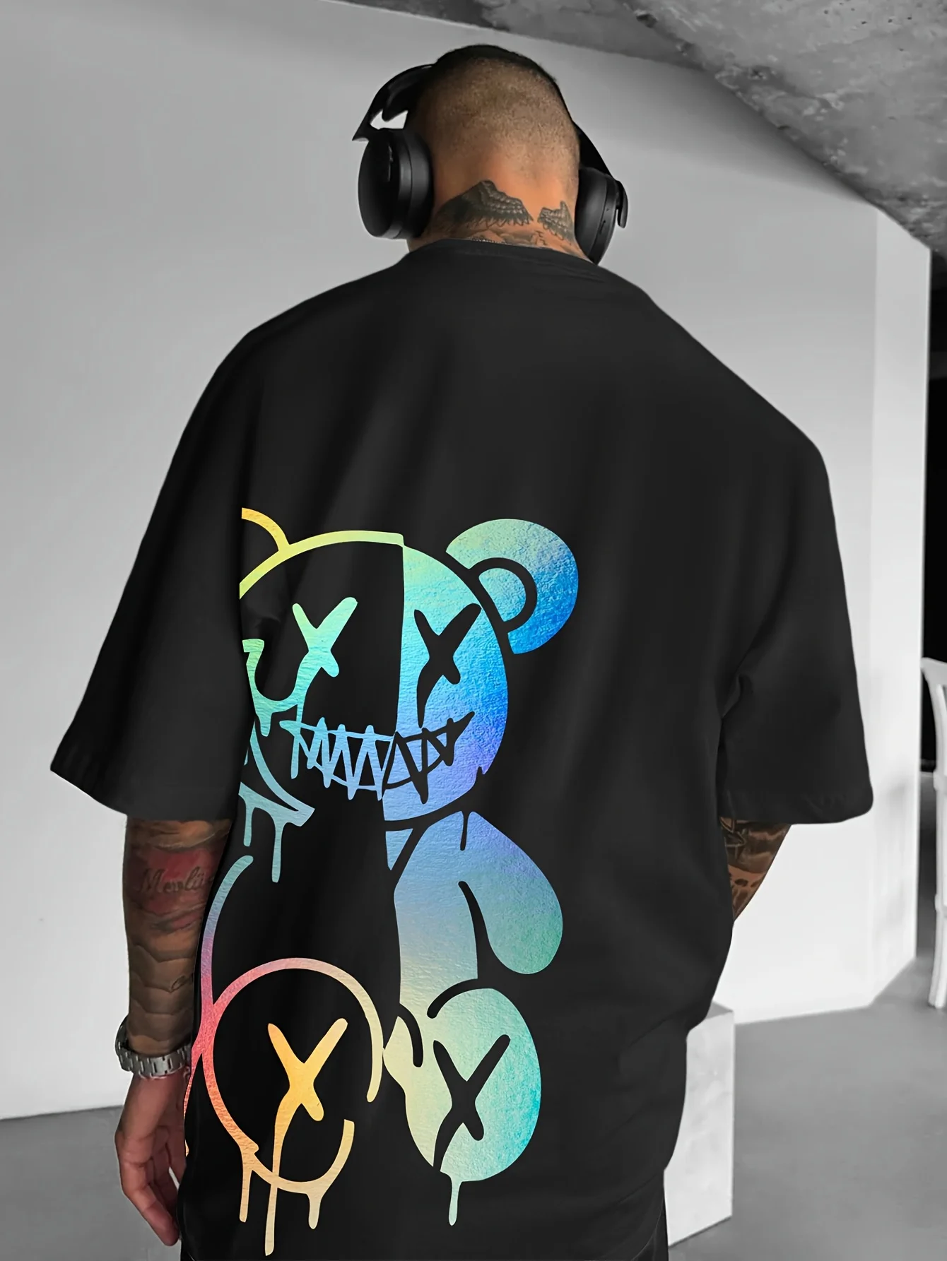 تي شيرت رجالي برسومات هندسية من Streetwear - تي شيرت صيفي كاجوال فضفاض مع طباعة خلفية جريئة، آلة
