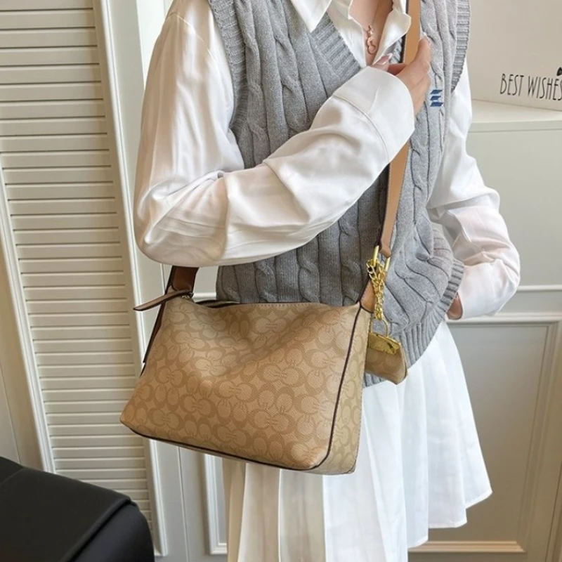 

Легкая роскошная женская сумка, новинка 2025, ретро-сумка через плечо, высококачественная сумка с широким плечевым ремнем, большая сумка большой вместимости