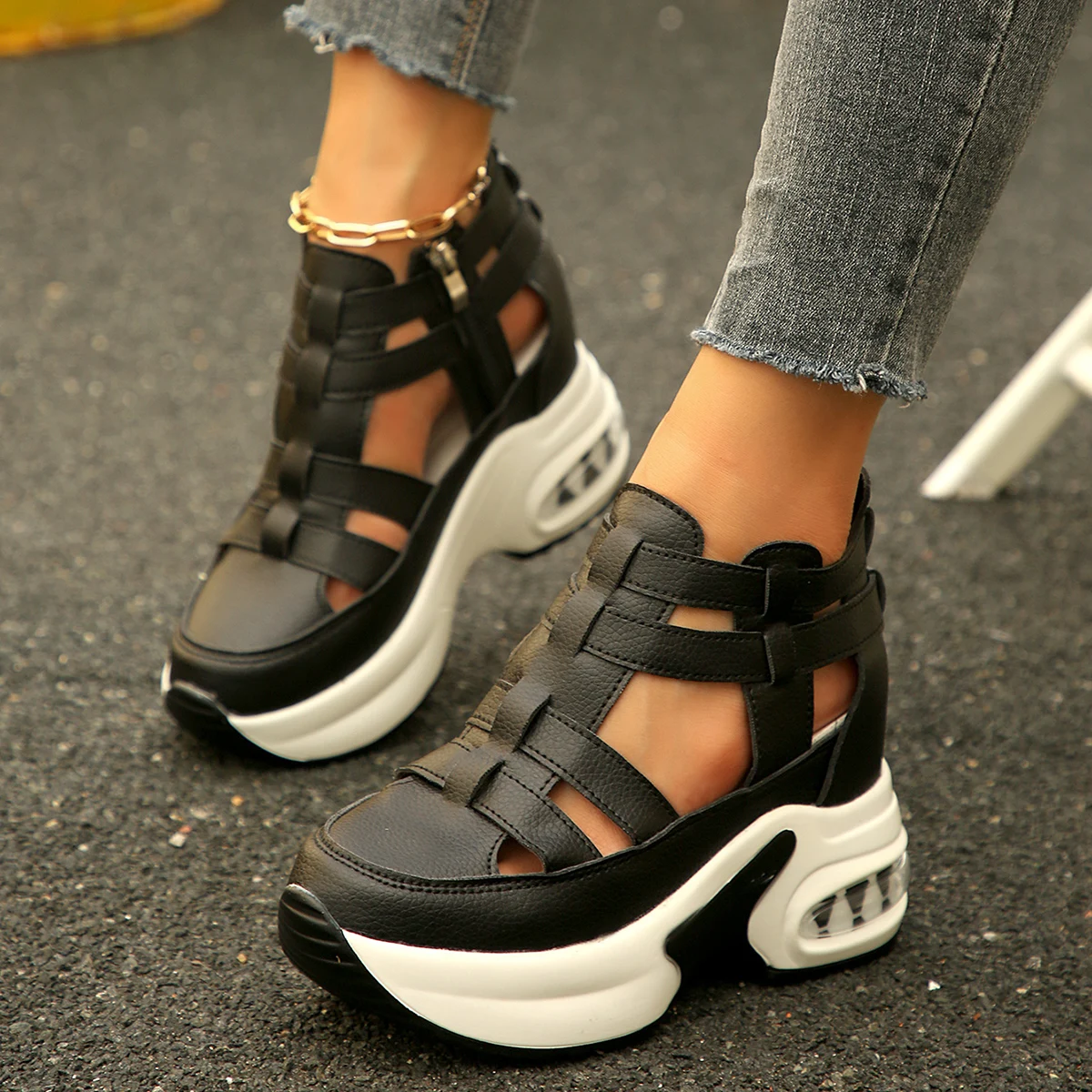 

Новые летние женские сандалии с закрытым носком, сандалии на танкетке с круглым носком, удобные повседневные кроссовки больших размеров, уличная обувь на платформе