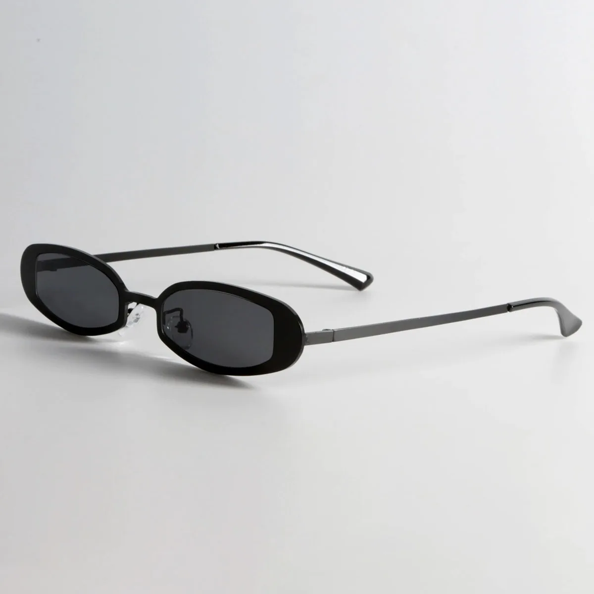 

New Metal Punk Small Frame Oval Sunglasses Women For Men Vintage Luxury Brand Designer Outdoor Driving Popular Sun Glasses UV400