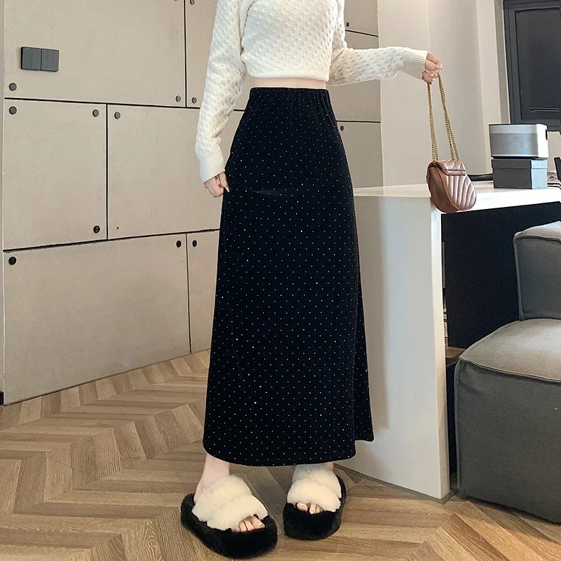 Temperament: Golden Velvet Black Half length Skirt for Women, Autumn/Winter A-line Skirt, Mid length Skirt, Fishtail Skirt