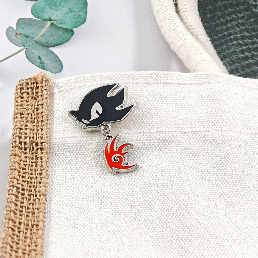 Klassische Anime-Charakter-Brosche, Cartoon-Spiel-Merchandise, Metall-Abzeichen, Kreatives Silhouetten-Muster, Emaille-Pin, Rucksack-Dekoration, Geschenk – Detail 6
