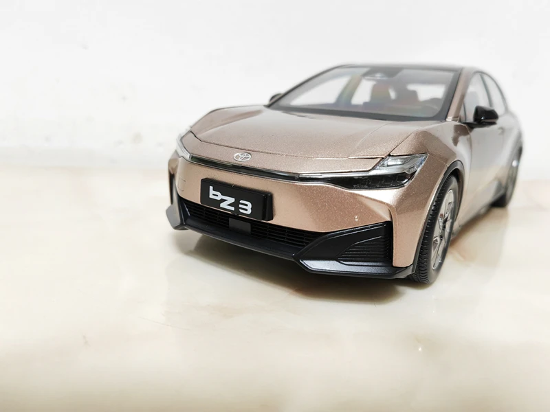 ダイキャスト 1/18 スケールオリジナル一汽トヨタ BZ3 E-TNGA 2023 合金車モデルグッズ玩具ギフトお土産ディスプレイ飾り