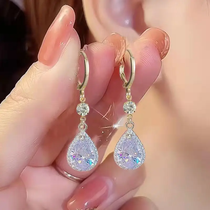 Super Shiny Diamond-Studded Water Drop Earrings, High-End Elegant Crystal Drop Earrings, New Year's Model, Sophisticated