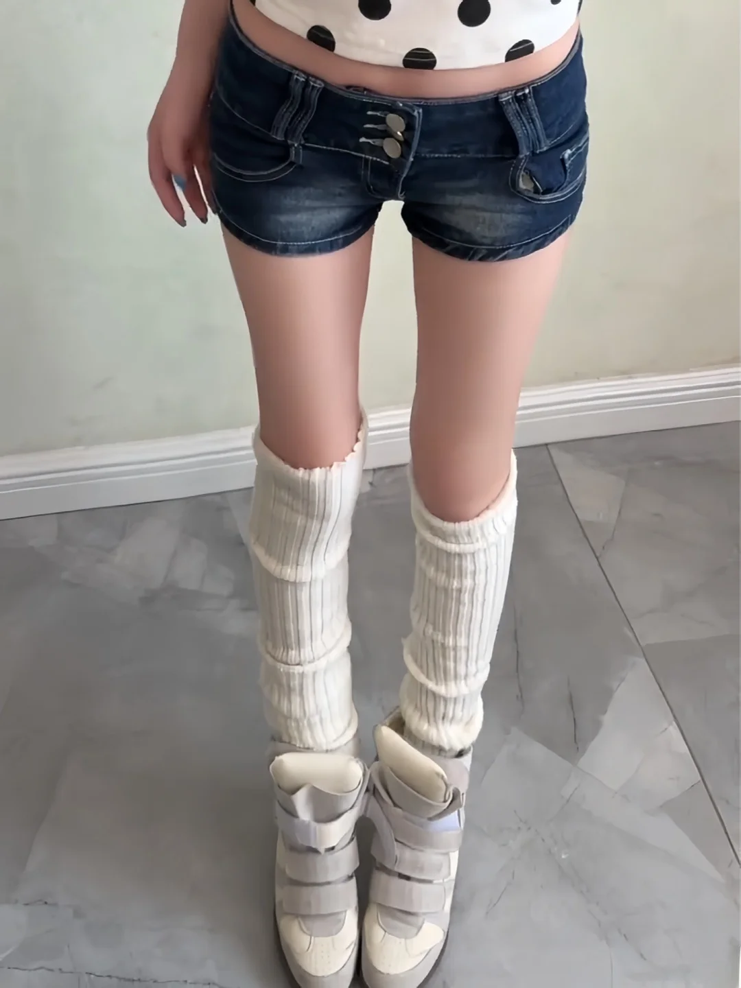 

American Retro Hot Girl Low Waist Button Denim Super Short Shorts Women's Slimming Butt Enhancing Summer New Style Hot Pants
