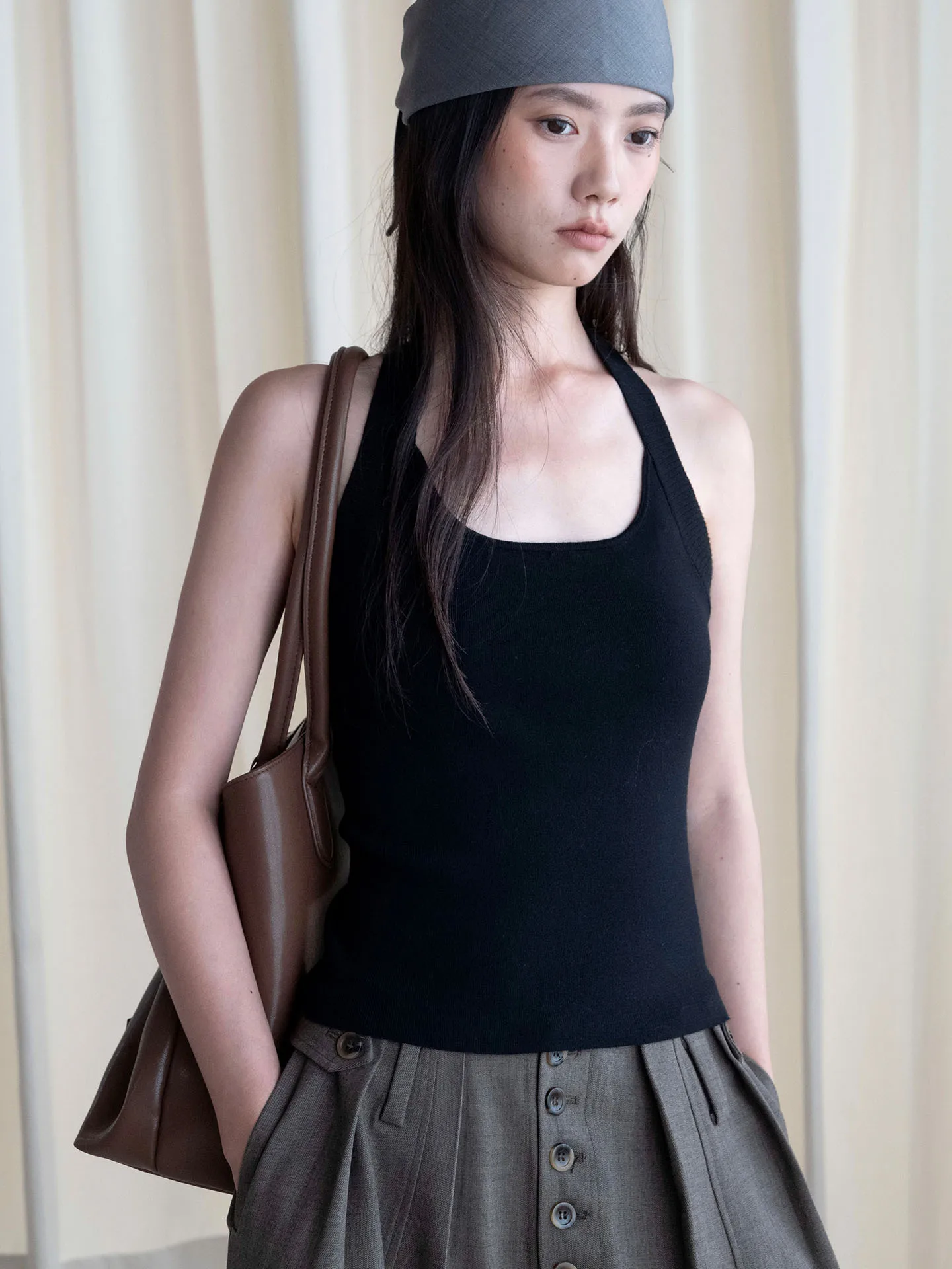 Early autumn new Parisian fashionable solid color hanging neck knitted camisole vest slim fit slimming top for women