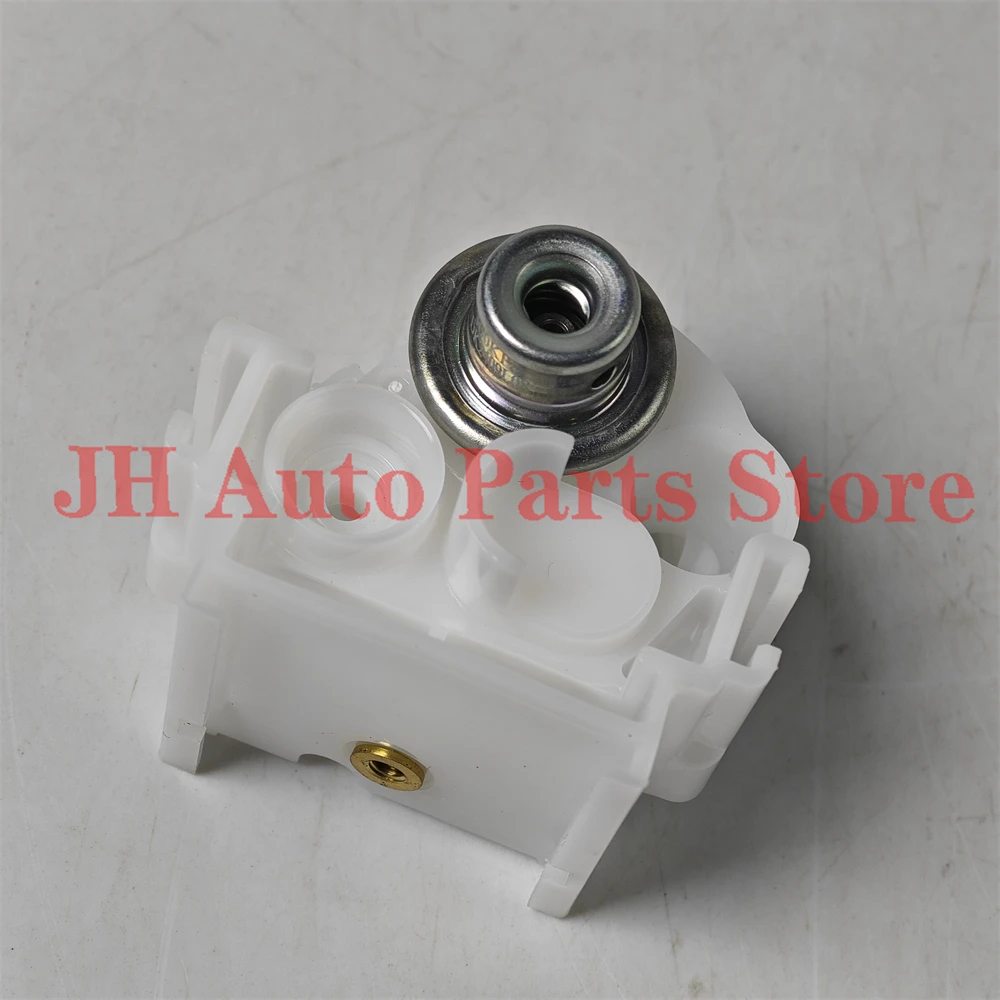 Fits For Suzuki GSX-R 1000 GSXR1000 2007-2011 2012-2016 For Suzuki GSX-S1000 GSX-S1000F GT 2016-2024 Fuel Pressure Regulator