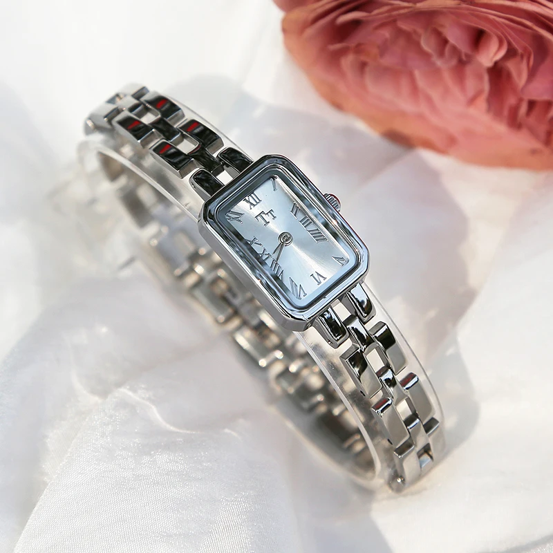 Women's watch, square bracelet style, steel band, fashionable, light luxury, retro, small and exquisite quartz watch for ladies.