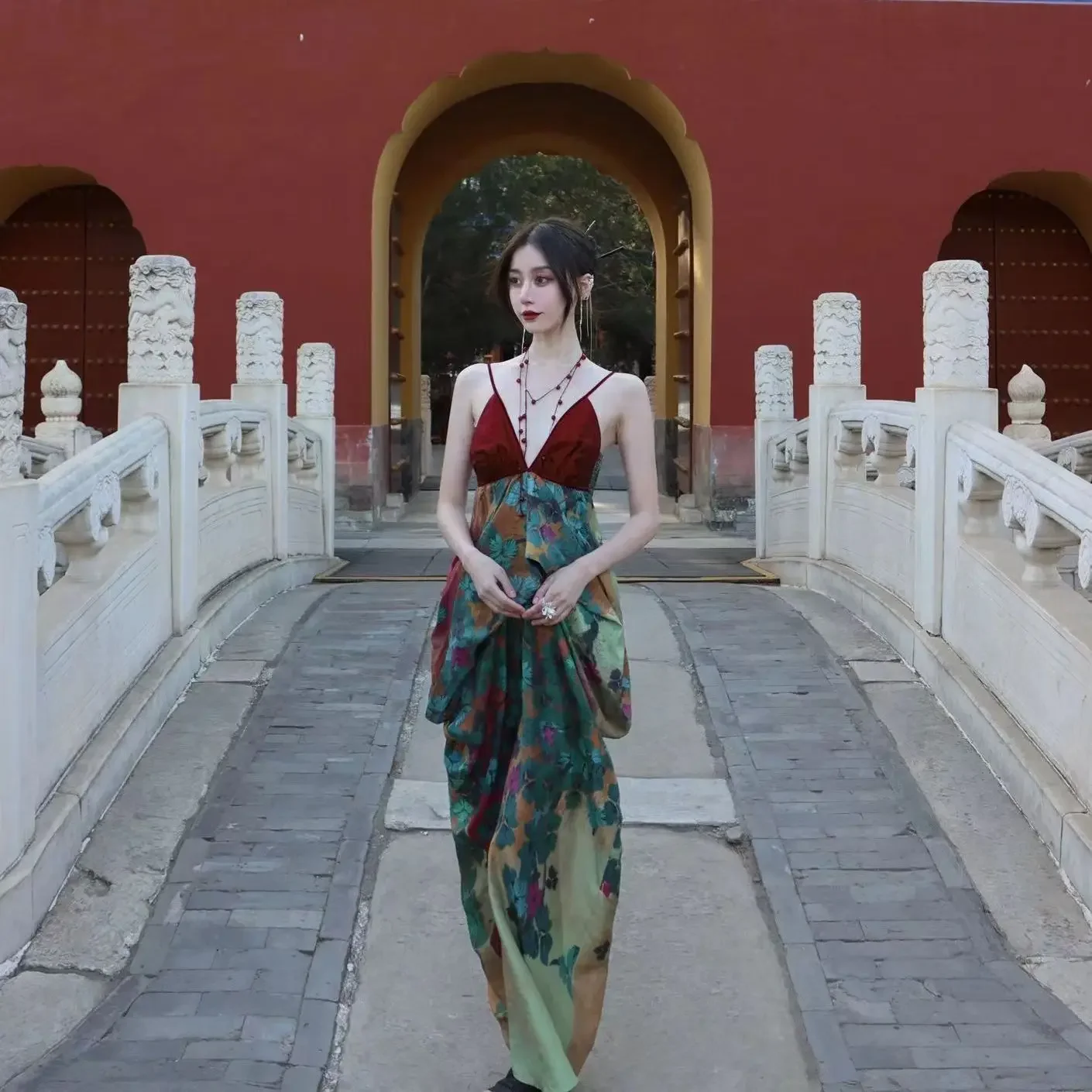 

New Chinese Style Red Skirt Long Dress Niche Design Dress Slimming Pattern Red Backless Sexy Long Fishtail Dress For Women