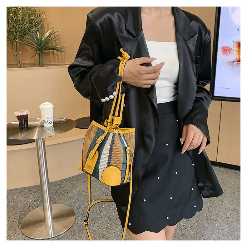 Bolso de hombro elegante para mujer con motivo presbiópico, bolso cruzado para una apariencia refinada