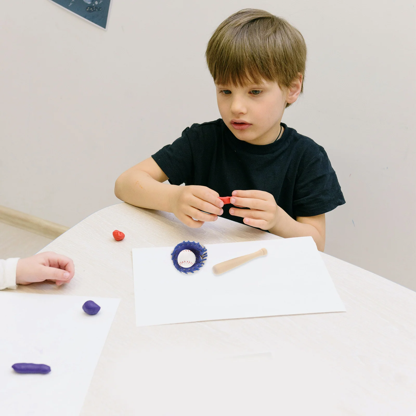 1 conjunto mini conjunto de beisebol resistente leve bolas esportivas em miniatura para artesanato mini decorações de beisebol portátil fingir jogar