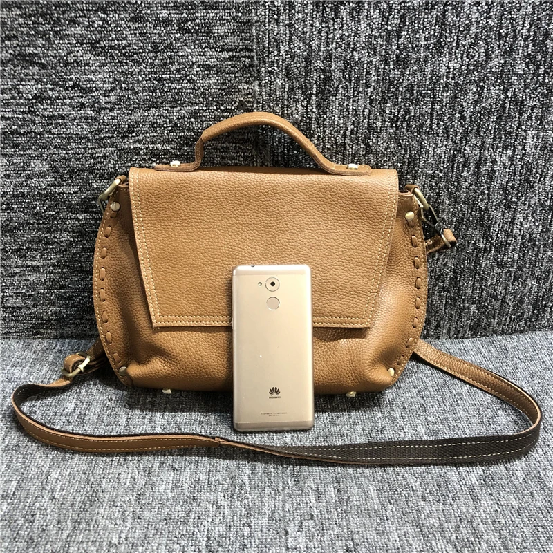 Retro Leather Women Bag Rivet Head Leather Large Capacity Handbag 2022 Luxury Brand Fashion Women Multifunctional Messenger Bag