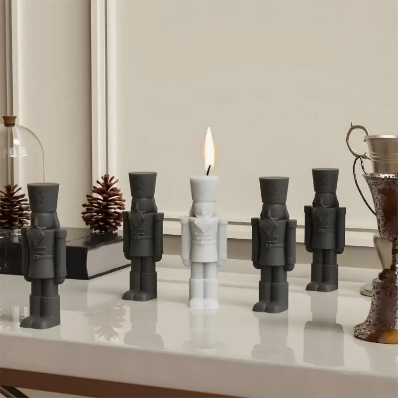 X4YA柔軟で再利用可能なシリコン型キングソルジャーシェイプ装飾型クラフト用