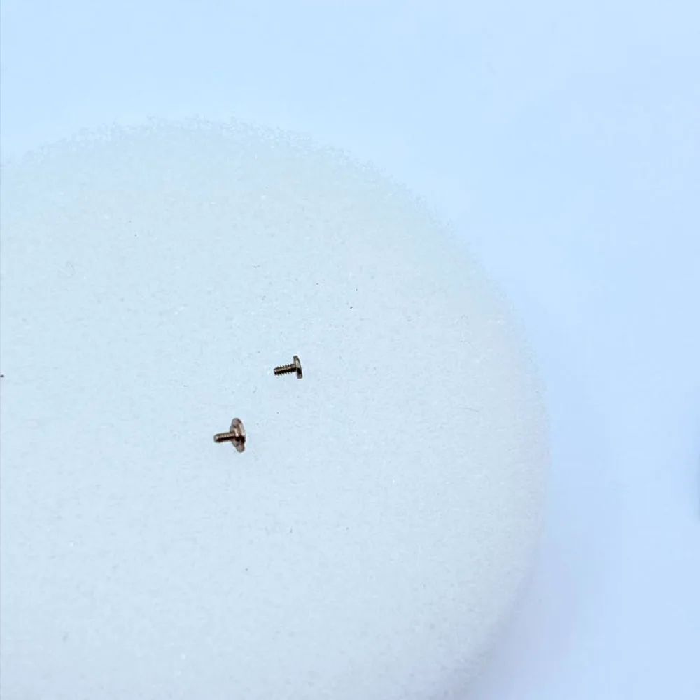 時計アクセサリー 2035 ムーブメントネジ ホイールクランプネジ 上部クランプネジ 日本製クォーツ機械