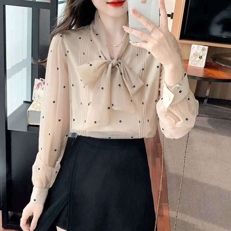 New Fashionable Polka Dot Chiffon Shirt with Women's Western Style Mesh Splicing Long Sleeved Sweet Top