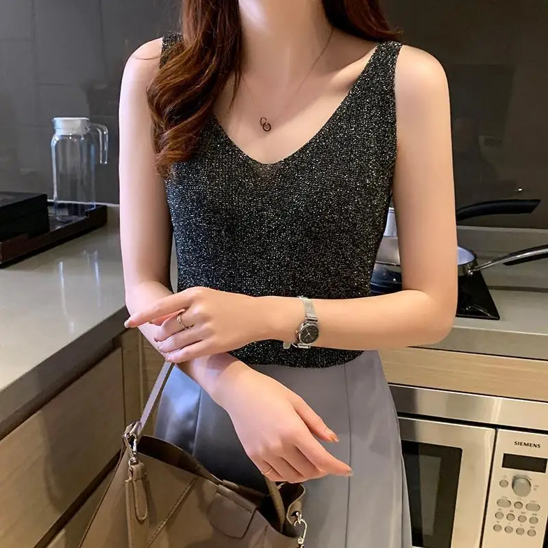 Summer New V-neck Solid Color Sequins Knitting Tank Top Women Sleeveless Casual Fashion Pullover Tee Ladies Loose Bottomed Vest