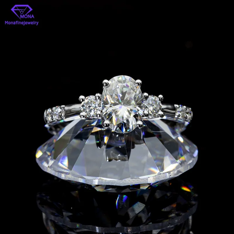 

Charming 5*7mm Oval Hybird Cut 4 Prongs 14K Gold Moissanite Ring Egg Shape Halo Engagement Diamond Jewelry