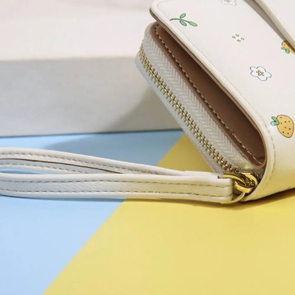 Doce ferrolho dobrável carteira feminina couro do plutônio zíper carteira curta estilo japonês titular do cartão menina