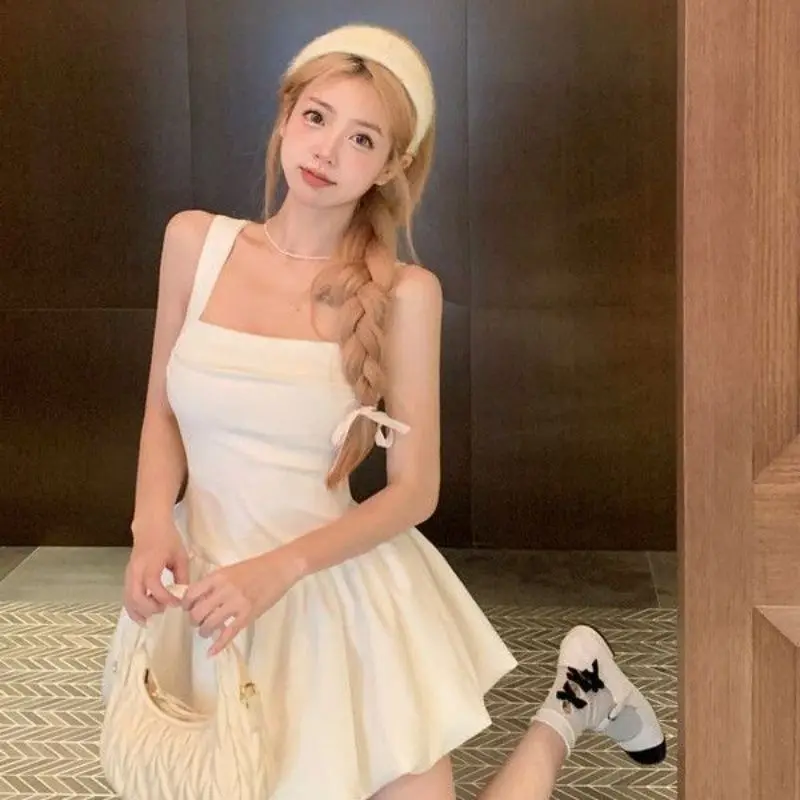 

Sling Hot Girl White Fluffy Dress Temperament Summer Waist-hugging High-slim Little Princess