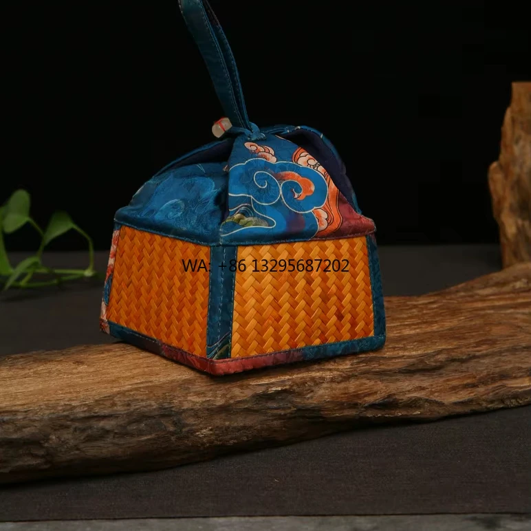 

Handwoven Triangular Bamboo Carrier - Portable Satin Textured Cup Cage for Zen Tea Setup