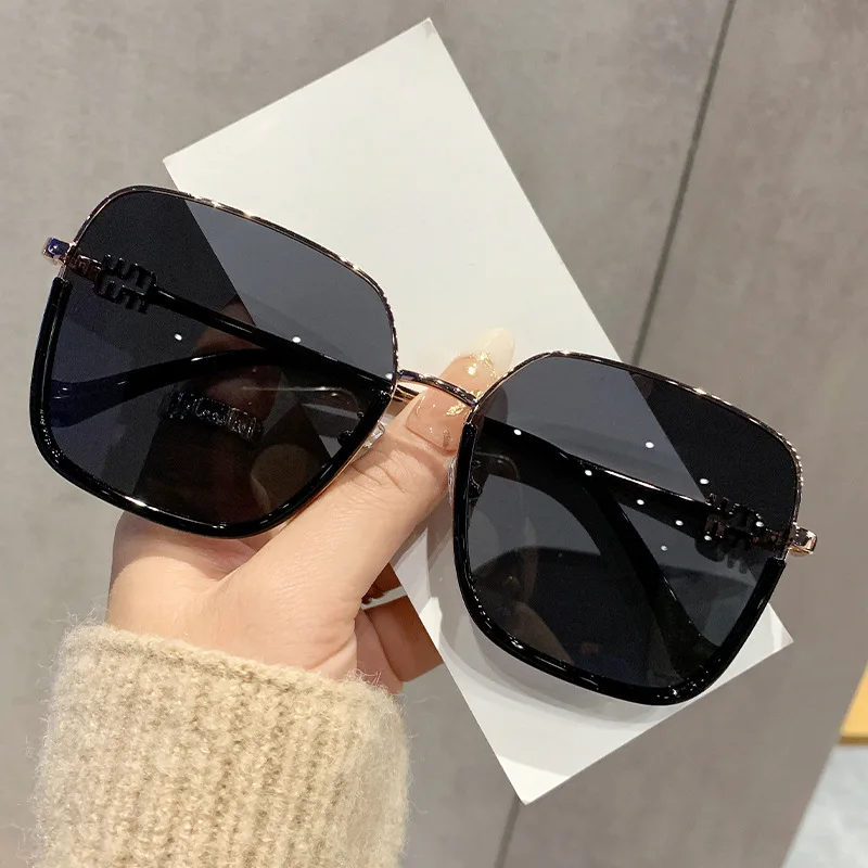 

New Faionable Polarized Sunglasses ex Street Sle Metal Frame UV Protection Square Face Suitable All Seasons Wear