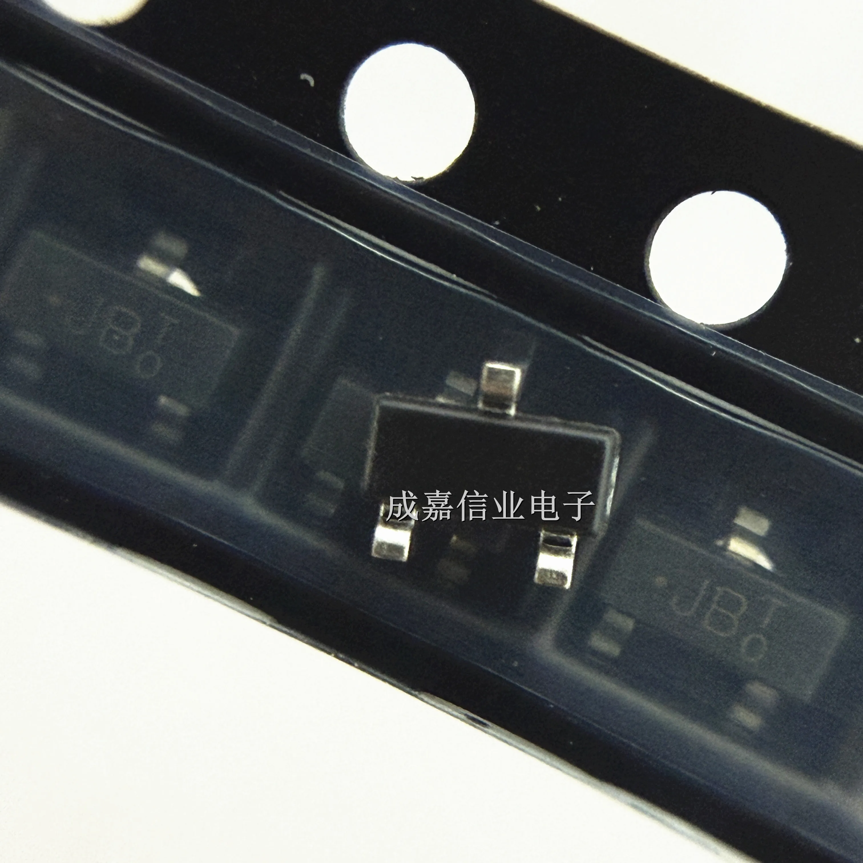 100pcs/Lot BAV99_R1_00001 SOT-23-3 MARKING;JB Small Signal Switching Diodes 4A 100V Operating Temperature:- 55 C-+ 150 C