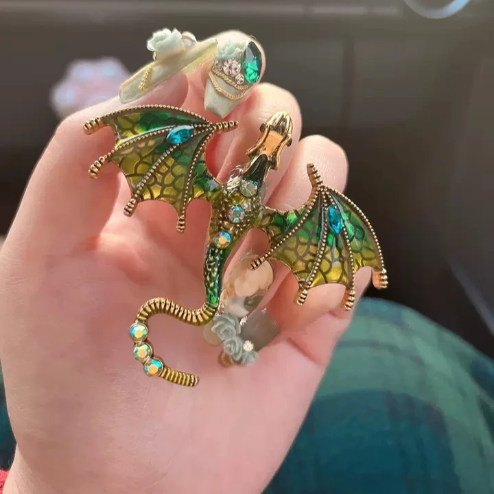Lolita Dragon Brooch Colorful Enamel Crystal Pin Badge Vintage Clothing Accessories for Suit Blazer Daily Wear