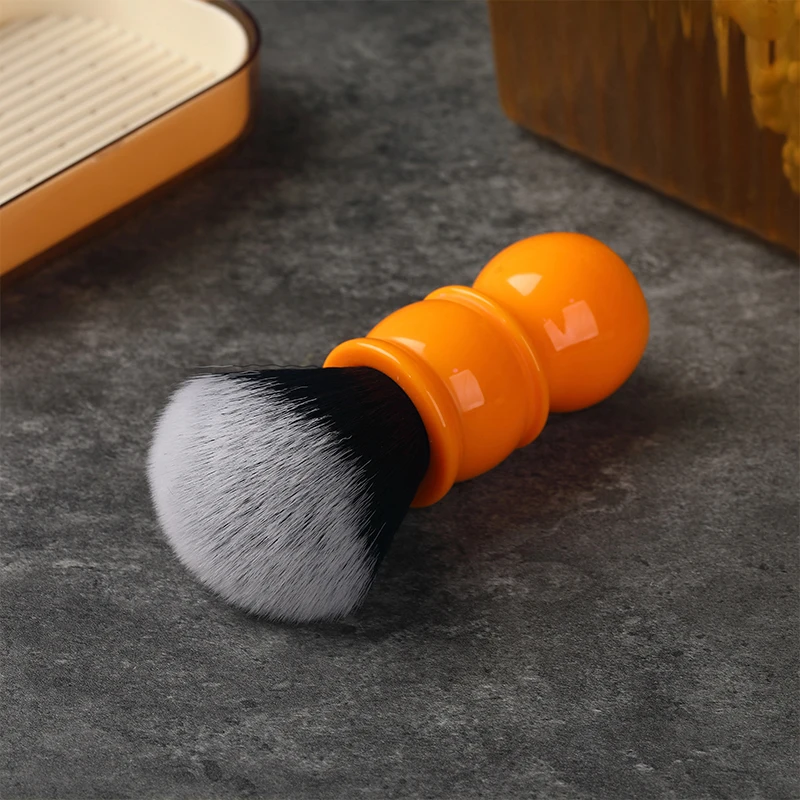 YAQI 24 مللي متر شعر صناعي ناعم بمقبض برتقالي فرشاة حلاقة للسفر تتميز بعقدة سهرة توفر تجربة حلاقة مريحة #4