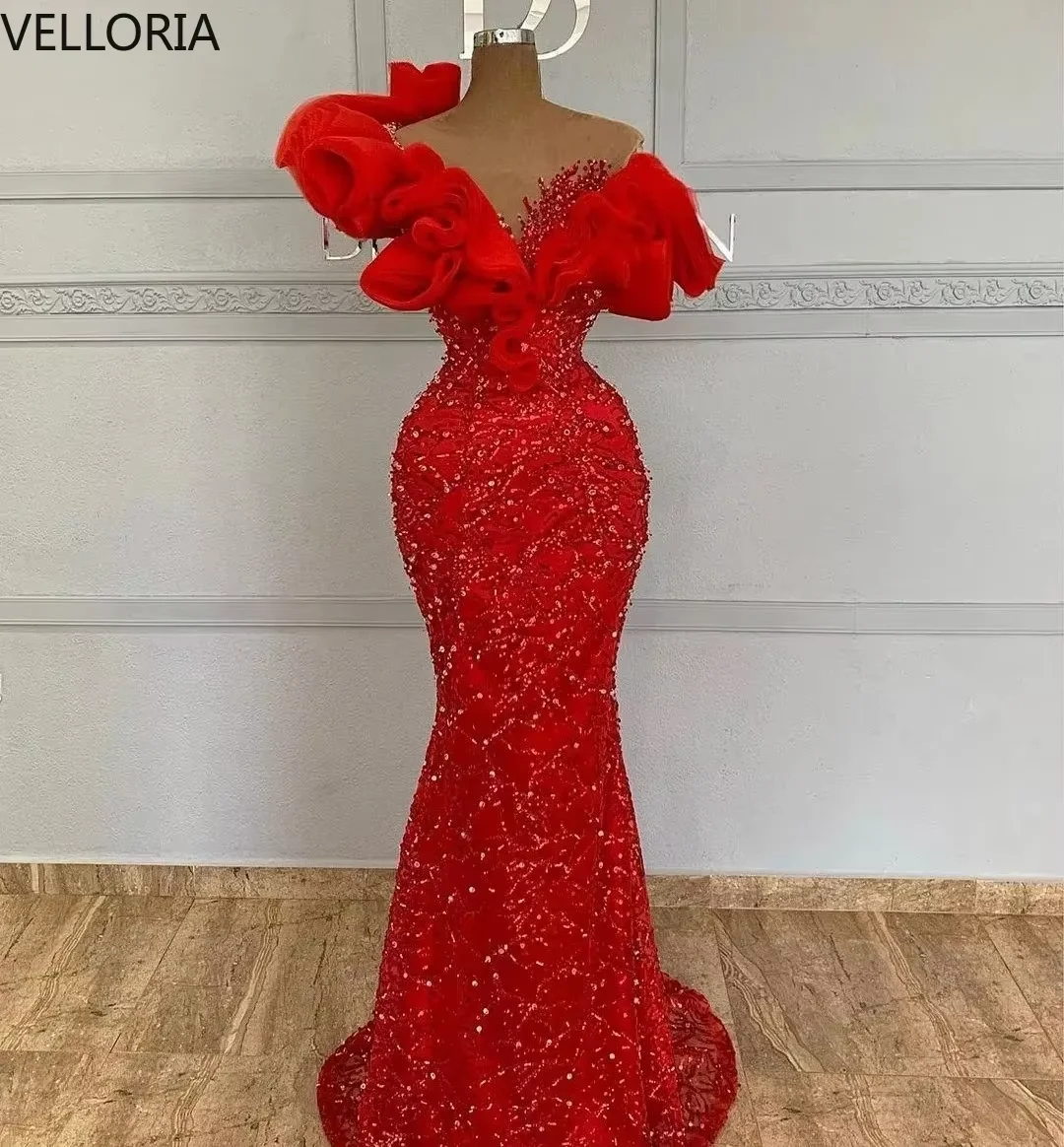 Formelle rote Meerjungfrauen-Abendkleider, perlenbesetzte Ballkleider, gerüschte schulterfreie Ärmel, sexy Kleid, Damen-Festkleid, maßgeschneidert – Detail 5
