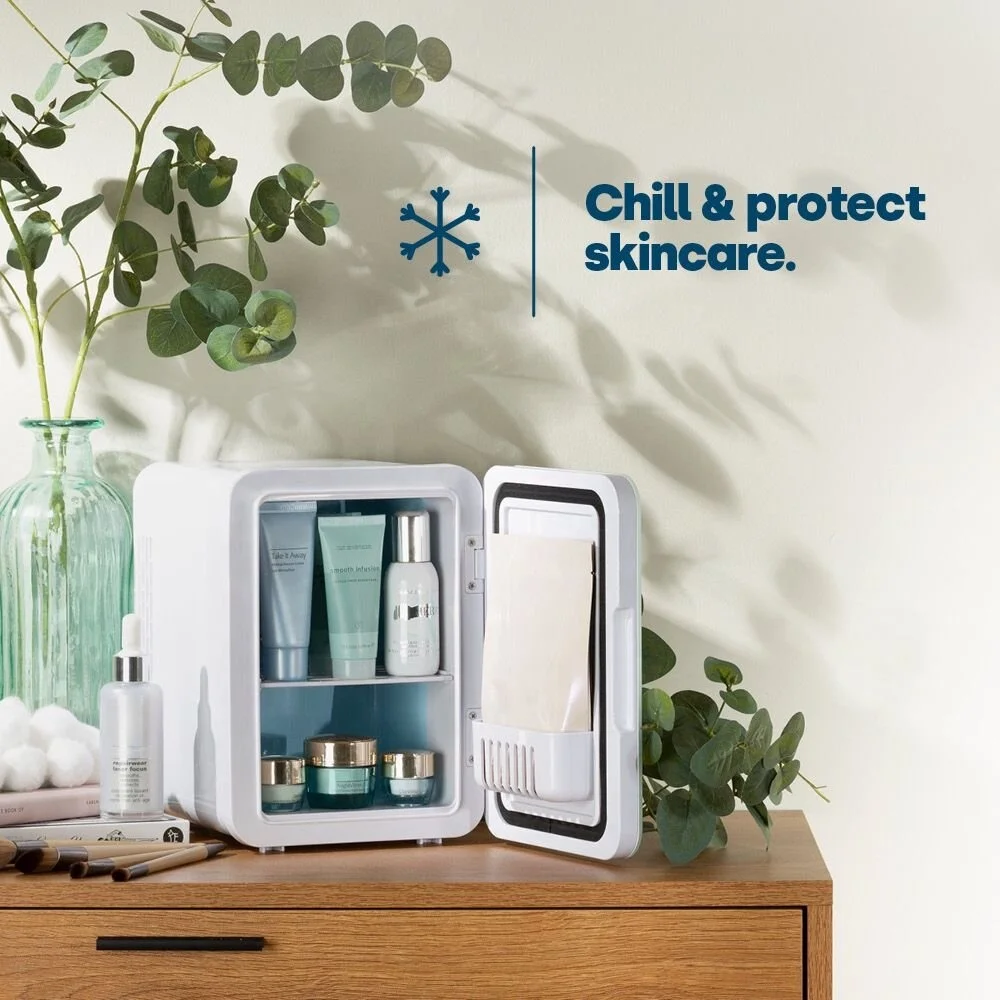 ثلاجة مستحضرات التجميل الصغيرة المحمولة الفاخرة 2025 - مرآة LED سعة 4 لتر ومبرد للعناية بالبشرة الخفيفة