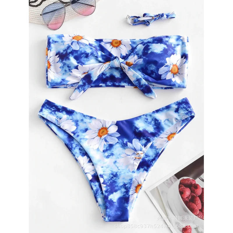 

New swimsuit model with small daisy print, multi-color two-piece bikini
