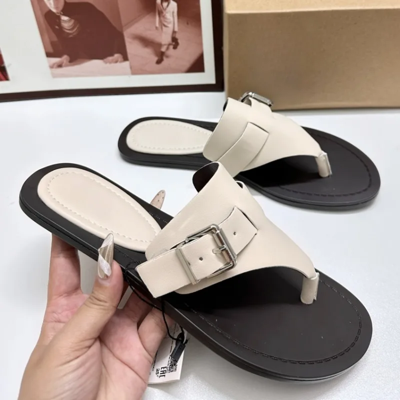 

2025 Summer Women Modern Slippers Flat Bottom Outdoor Leisure Ladies Beach Shoes Brand Design Buckle Belt Breathable Flip Flops