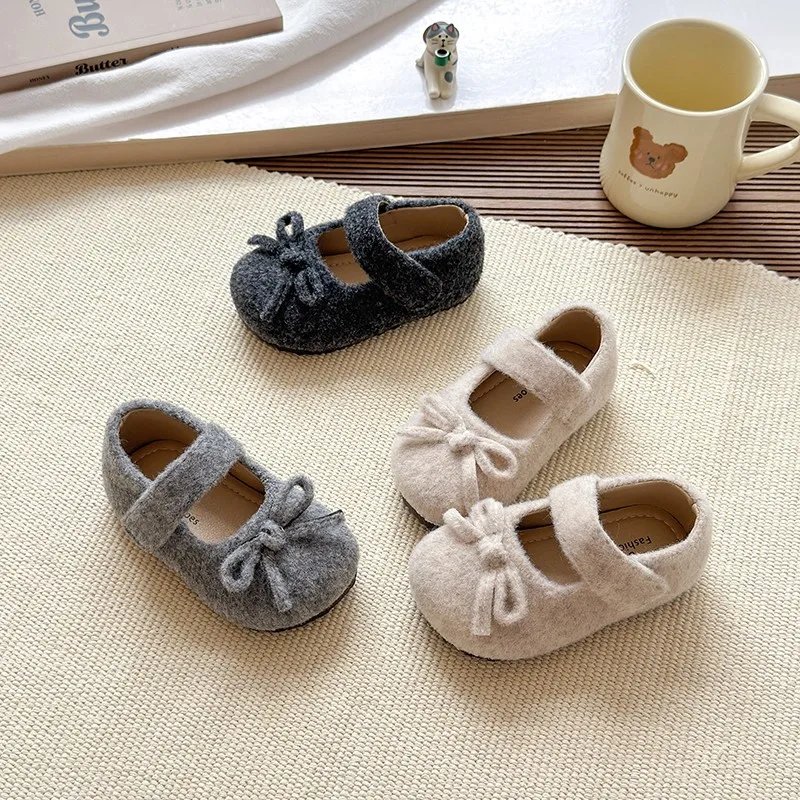 

Toddler Girls Winter Fuzzy Flats 2025 New Kids Princess Style Shoes with Bow Detail Soft Sole Simple Retro School Dance Flats