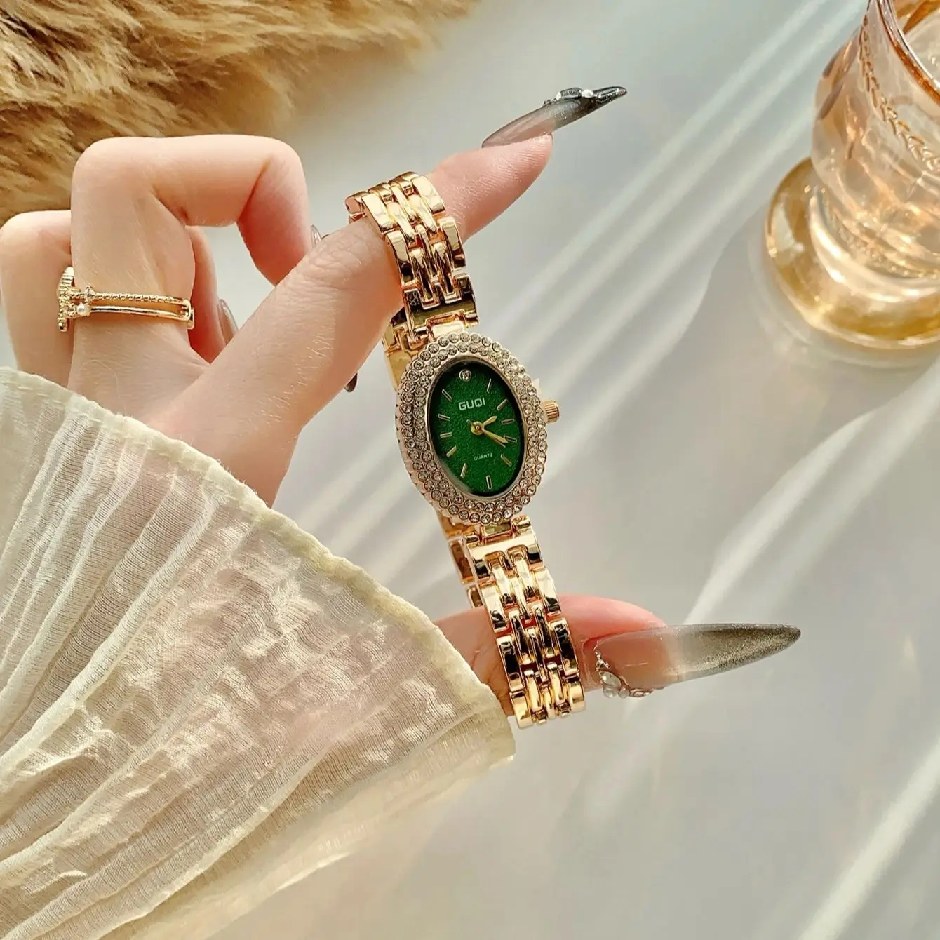 الفاخرة مثلج خارج الماس ووتش للنساء حالة بيضاوية الهيب هوب السيدات الساعات الساخن أزياء كوارتز ساعة اليد سلسلة ذهبية ساعة مجوهرات