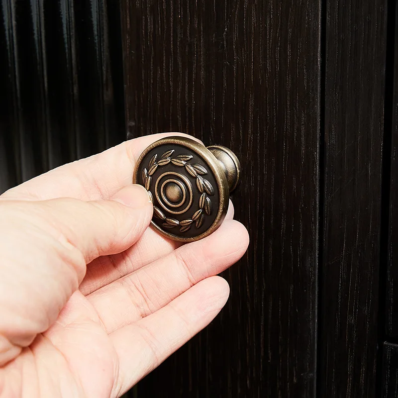 Brass yellow antique bronze vintage wardrobe door handle modern light luxury simple single-hole drawer cabinet wine cabinet hand