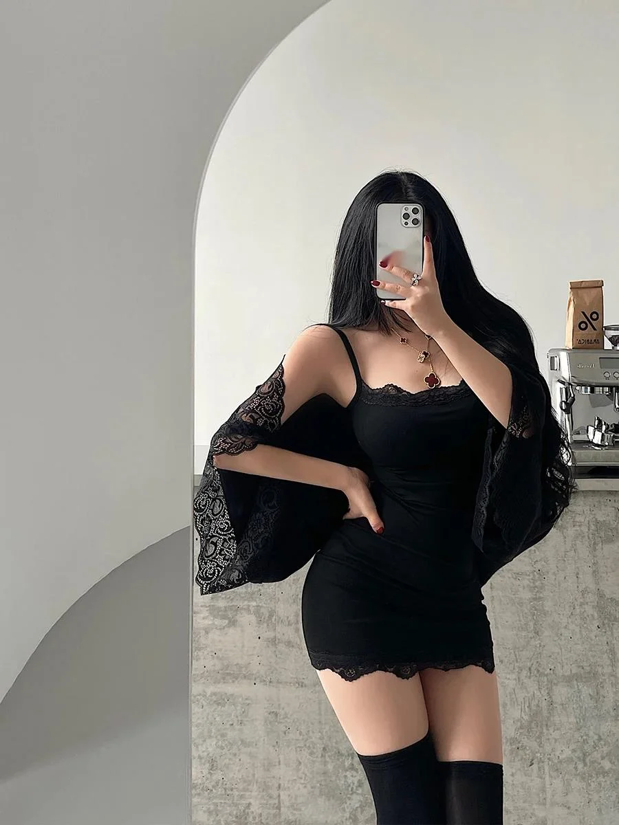 Pure Desire Style Sexy Serré Maigre Dentelle Épissage Astronomique Sangle Robe Hanche Wrapping Robe Courte Élégante Mode Douce Femmes YY7T