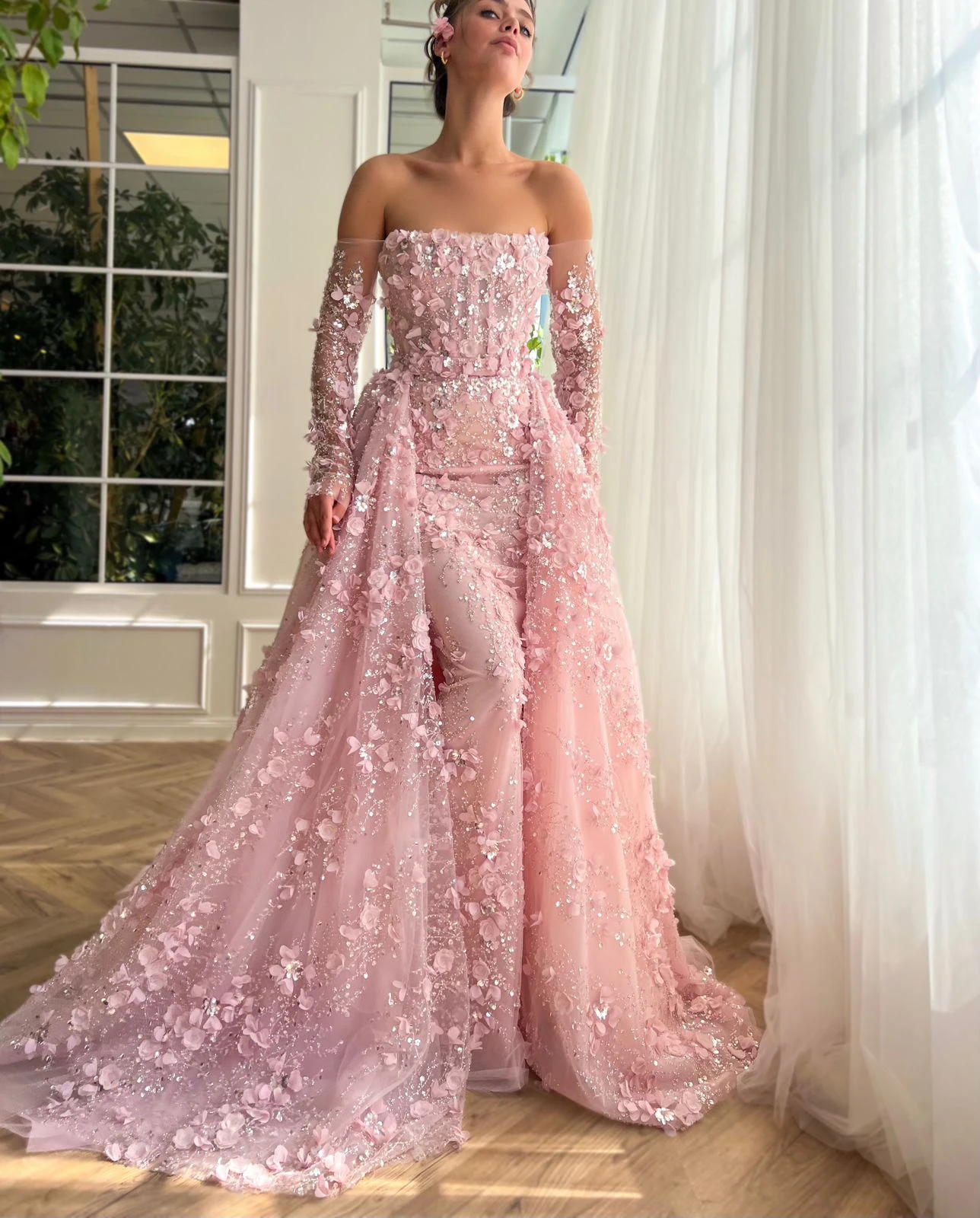 Sharon Said 3D-Blumen-Flieder-Luxus-Abendkleid aus Dubai mit Überrock in Flieder für arabische Frauen, Hochzeitsfeierkleid SS352, maßgeschneidert – Detail 6