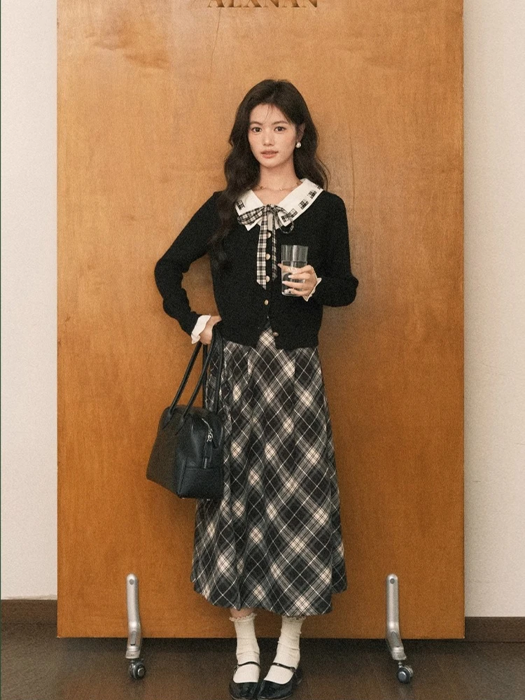 ALXNAN Plus Size Long Plaid Skirt Vintage Black Checkered High-Waist A-line Midi Skirt 2025 Autumn Office Lady Skirts D12960BSQ