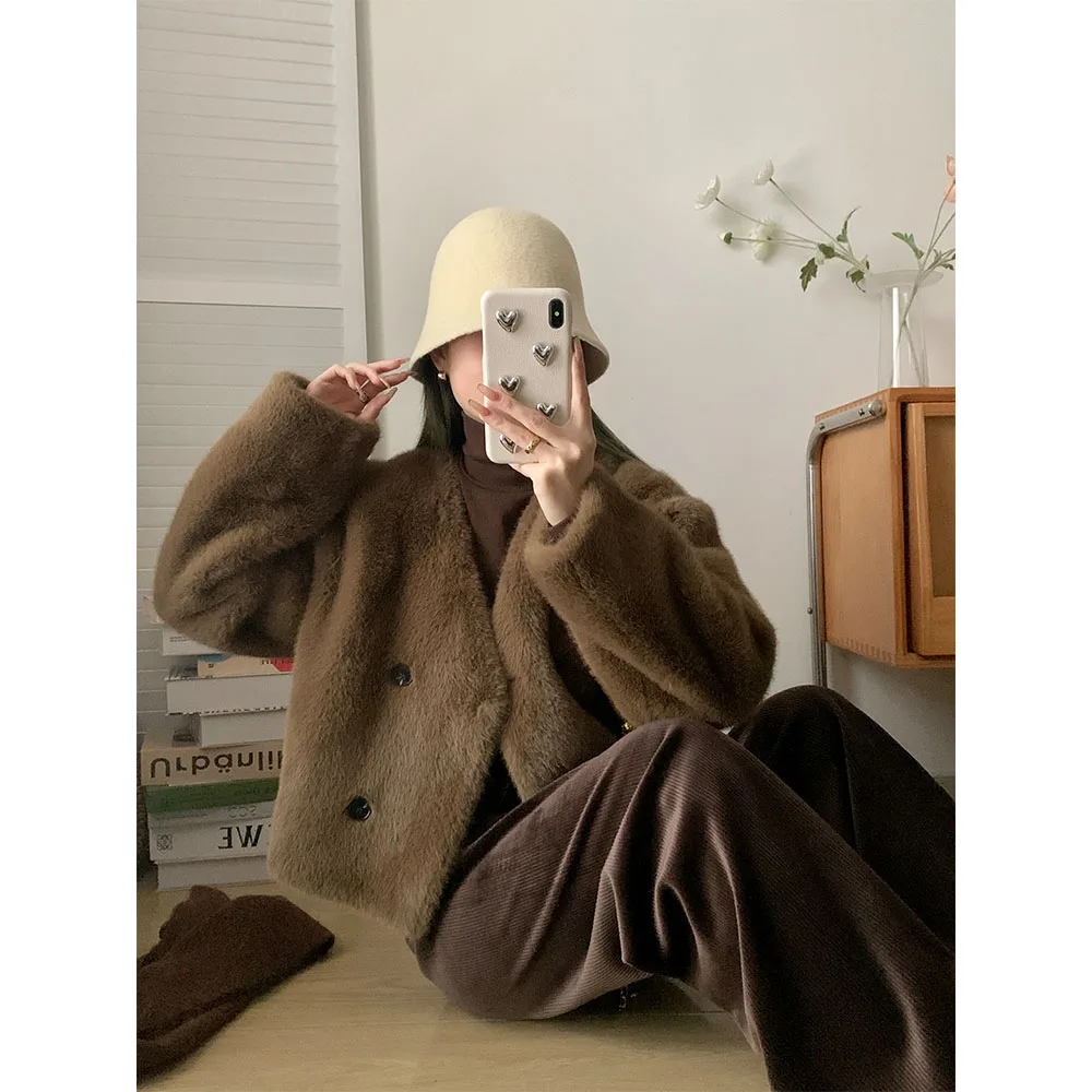 UVPU ブラウンファージャケット女性のショートスタイル 2023 冬暖かいオールマッチ怠惰なファッション小さな香りスタイル合成毛皮コート