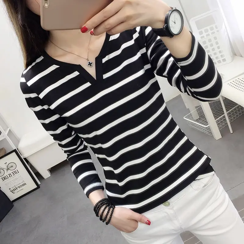 

New Slim Fit And Slimming Striped V-Neck Long Sleeved T-Shirt For Female Students, Trendy Base Shirt