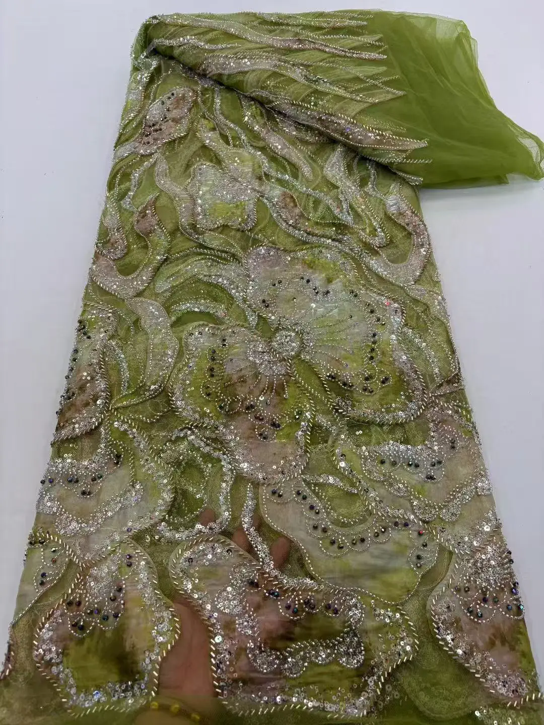 Encaje bordado de cuentas nigerianas africanas hechas a mano con tela de lentejuelas francesas de alta gama para vestidos de novia elegantes a la moda